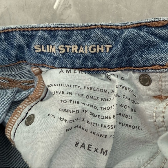 Women’s American Eagle Slim Straight Super Stretch Frayed Hem Jeans Size 00 - Picture 14 of 16